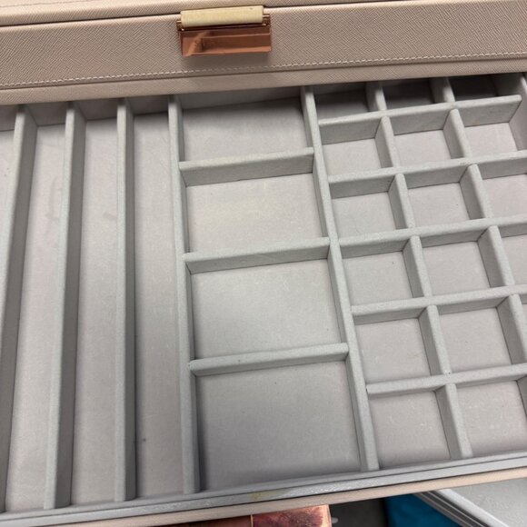 Stackers Jewelry Storage Box With Glass Lid & 6 Stackable Layers - Picture 9 of 13